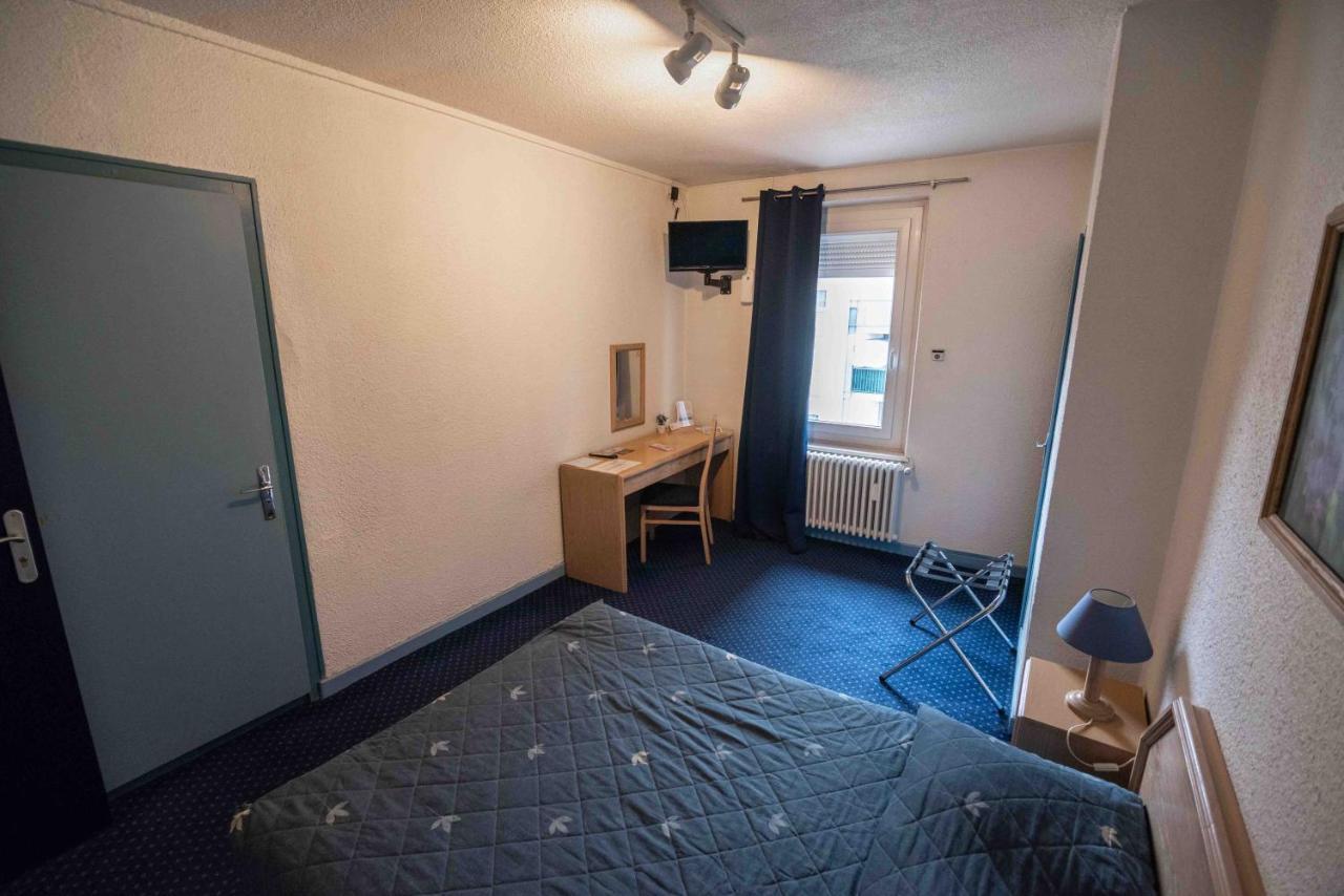 Hotel De La Poste Douvaine Bagian luar foto
